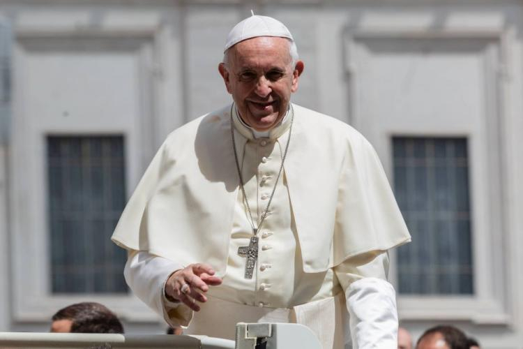 Ojciec Święty Franciszek podczas audiencji generalnej na placu Świętego Piotra w Watykanie. Watykan, 16.05.2018.  PAP/A. Guz