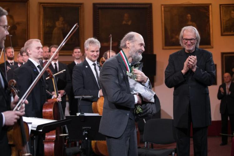 Kompozytor Arvo Part uhonorowany Złotym Medalem Zasłużony Kulturze Gloria Artis. Źródło: MKiDN