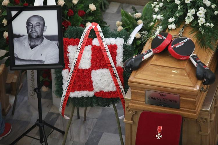 Uroczystości pogrzebowe trenera boksu Andrzeja Gmitruka w kościele pod wezwaniem Matki Boskiej Częstochowskiej Parafii św. Wincentego a Paulo w Warszawie. Fot. PAP/L. Szymański