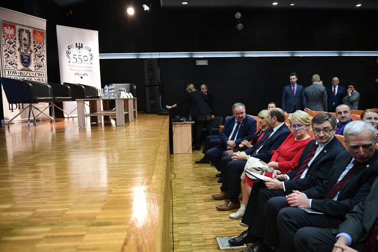 Marszałek Sejmu RP Marek Kuchciński (2P) podczas konferencji "Przedstawiciele Ziemi Przemyskiej w życiu parlamentarnym Rzeczypospolitej". Fot. PAP/D. Delmanowicz