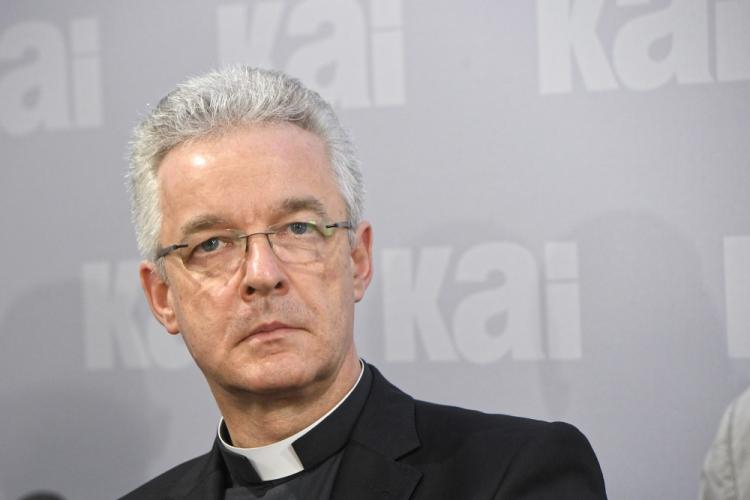 Przewodniczący Komisji ds. Polonii i Polaków za Granicą bp Wiesław Lechowicz. Fot. PAP/R. Pietruszka