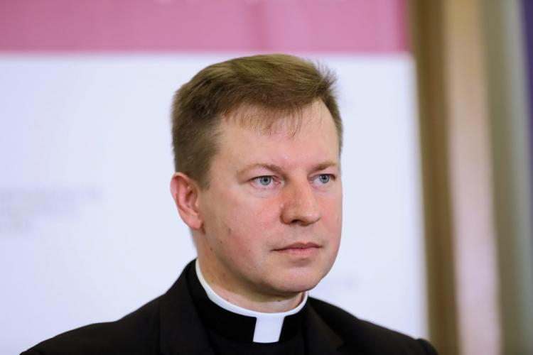 Rzecznik prasowy Konferencji Episkopatu Polski ks. dr Paweł Rytel-Andrianik. Fot. PAP/R. Guz