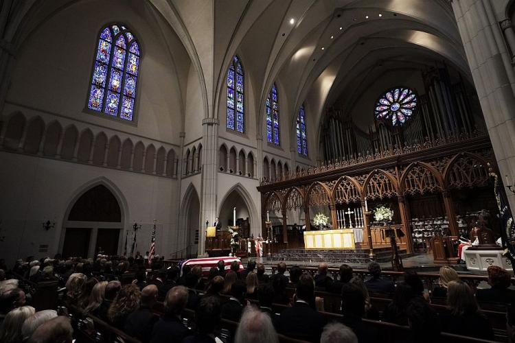 Nabożeństwo żałobne George’a H. W. Busha w kościele episkopalnym St. Martin’s w Houston. Fot. PAP/EPA