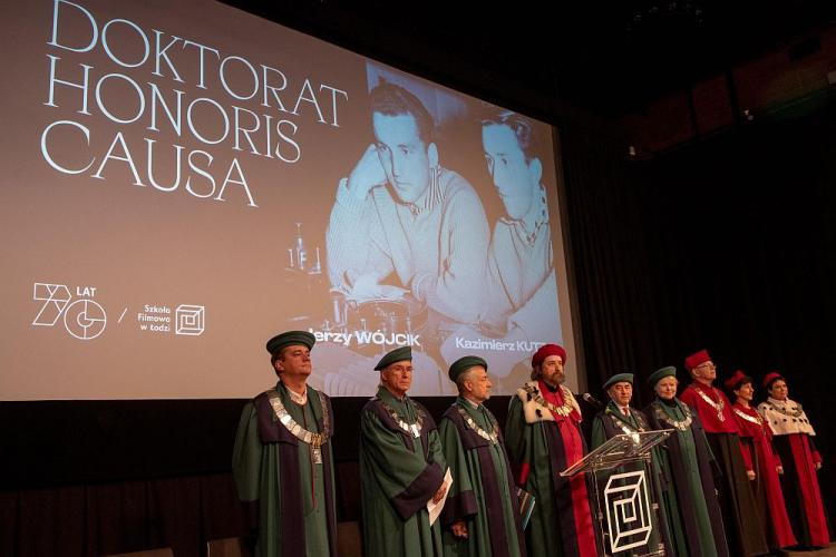 Reżyser Kazimierz Kutz i operator Jerzy Wójcik uhonorowani tytułami doktorów honoris causa Szkoły Filmowej w Łodzi. 13.12.2018. Fot. PAP/G. Michałowski