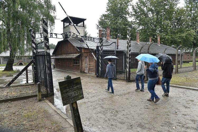 Teren b. niemieckiego obozu koncentracyjnego Auschwitz. Fot. PAP/J. Bednarczyk