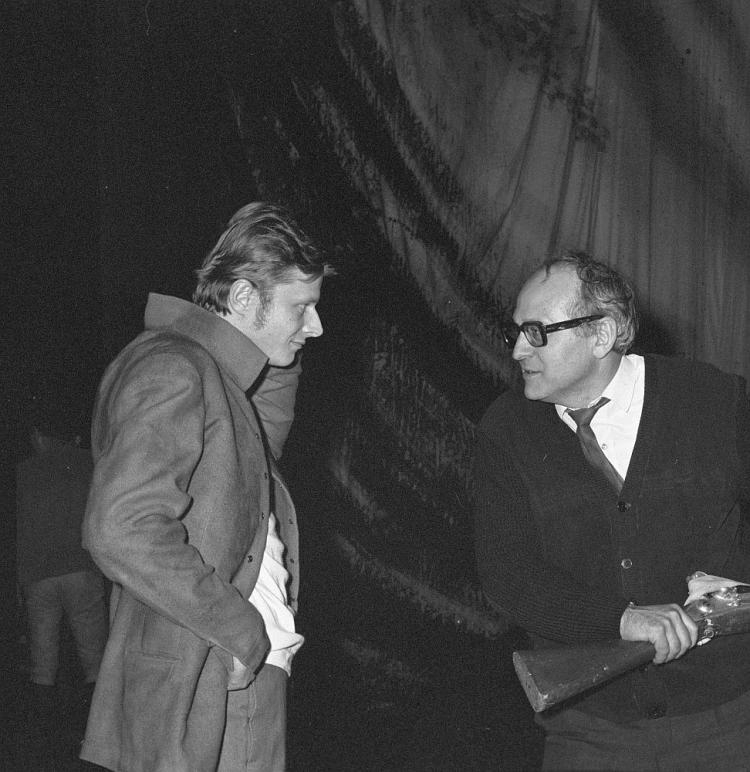 Spektakl „Kordian” Juliusza Słowackiego w reżyserii Tadeusza Minca (P) w łódzkim Teatrze Nowym. 1969 r. Fot. PAP/CAF/W. Rozmysłowicz
