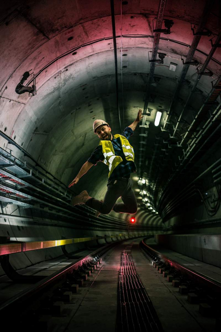 Sesja zdjęciowa do spektaklu „Nocne metro” w Teatrze WARsawy. Źródło: Teatrwarsawy.pl