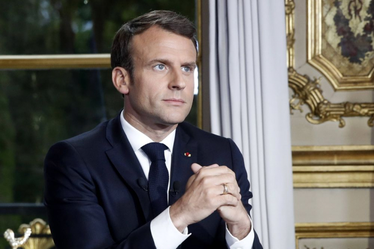 Prezydent Francji Emmanuel Macron podczas orędzia do narodu. Fot. PAP/EPA