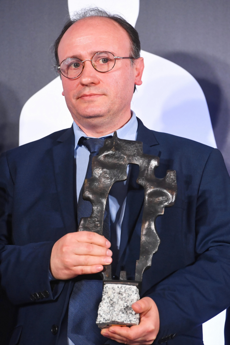 Warszawa, 03.04.2019. Laureat nagrody - prozaik, dramatopisarz Rafał Wojasiński podczas uroczystości wręczenia Nagrody Literackiej im. Marka Nowakowskiego, 3 bm. w Pałacu Rzeczypospolitej w Warszawie. Fot. PAP/R. Pietruszka