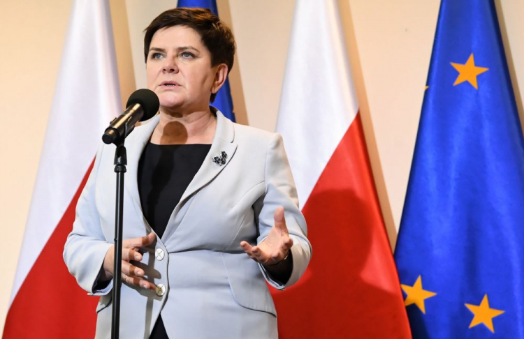 Wicepremier, przewodnicząca Komitetu Społecznego Rady Ministrów Beata Szydło po spotkaniu w warszawskim Centrum Partnerstwa Społecznego „Dialog”. Fot. PAP/P. Nowak