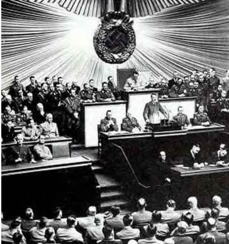 A. Hitler przemawia w Reichstagu 28 kwietnia 1939 r. Źródło: Wikimedia Commons