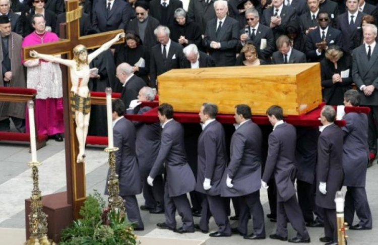 Uroczystości pogrzebowe Jana Pawła II w Watykanie. Fot. PAP/EPA