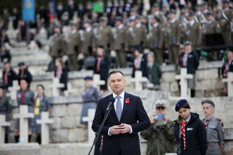 Prezydent Andrzej Duda podczas uroczystości upamiętniających 75. rocznicę zakończenia bitwy pod Monte Cassino. Fot. PAP/L. Szymański