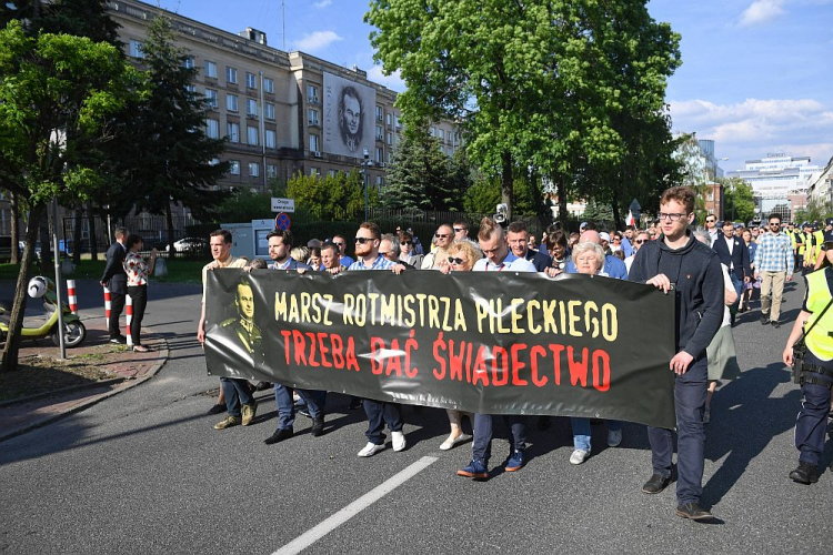 Warszawski Marsz Pileckiego w 71. rocznicę śmierci rotmistrza. Fot. PAP/R. Pietruszka