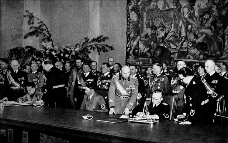 Podpisanie Paktu Stalowego. Źródło: Wikimedia Commons