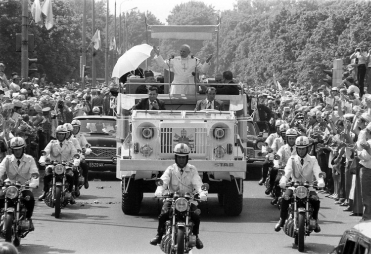 Warszawa, 02.06.1979. Pielgrzymka papieża Jana Pawła II do Polski. PAP/T. Zagoździński