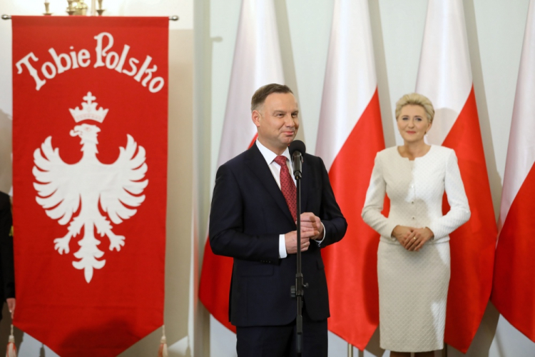 Prezydent Andrzej Duda wraz z małżonką Agatą Kornhauser-Dudą podczas spotkania z przedstawicielami mieszkańców Śląska, w ramach zainaugurowanych w tym w roku obchodów stulecia powstań śląskich.  PAP/R. Guz