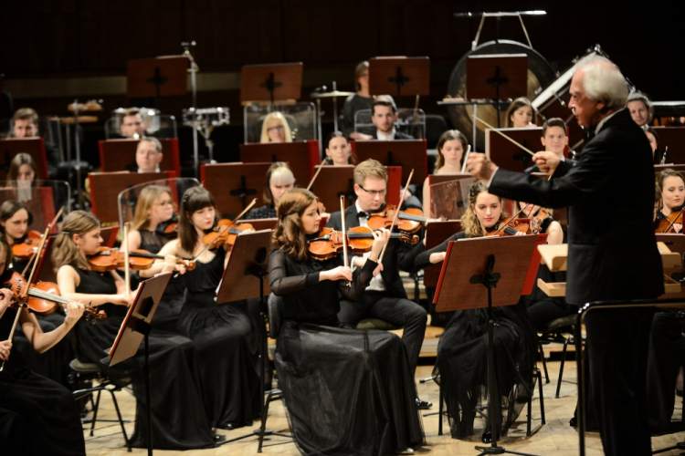 Warszawa, 12.01.2019. Koncert Noworoczny Polskiej Orkiestry Sinfonia Iuventus im. Jerzego Semkowa pod batutą maestro Antoniego Wita (P) w Studiu Koncertowym Polskiego Radia im. W. Lutosławskiego, 12 bm. w Warszawie. Fot. PAP/J. Kamiński