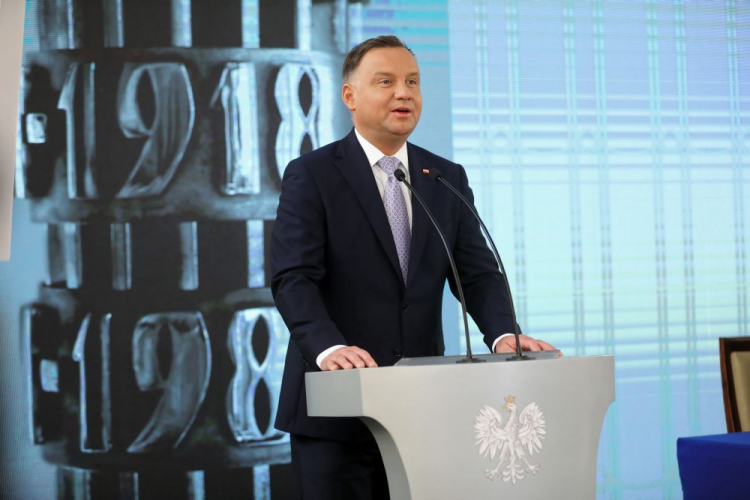 Warszawa, 04.06.2019. Prezydent RP Andrzej Duda podczas uroczystego posiedzenia Senatu z okazji 30. rocznicy wolnych wyborów do Senatu. PAP/R. Guz