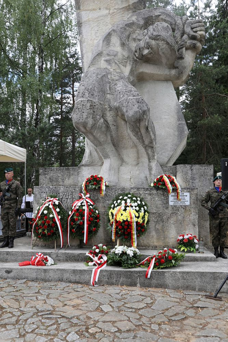 Pomnik ofiar niemieckich zbrodni w Grabówce. 06.2018. Fot. PAP/A. Reszko