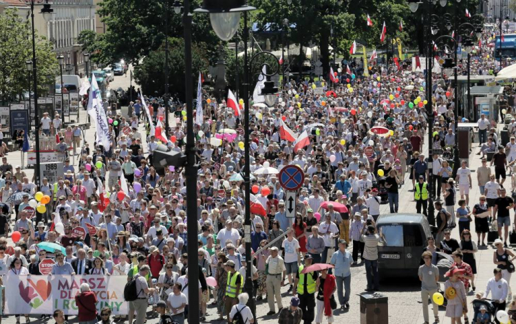 Warszawa, 09.06.2019. 14. Marsz dla Życia i Rodziny. Fot. PAP/W. Olkuśnik