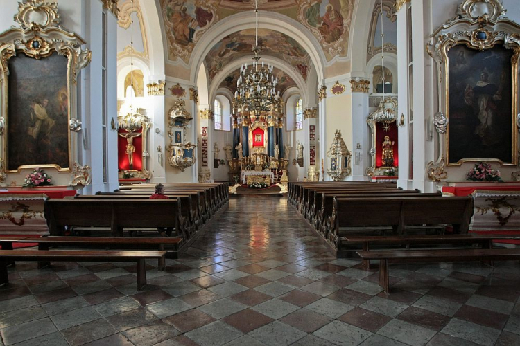 Kościół pw. Matki Bożej Rokitniańskiej w Sanktuarium Matki Bożej Cierpliwie Słuchającej w Rokitnie. Fot. PAP/L. Muszyński