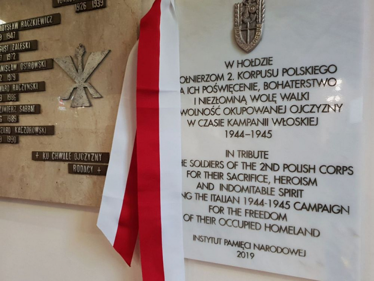 Odsłonięcie tablicy poświęconej żołnierzom 2 Korpusu Polskiego. Londyn, 21 lipca 2019 r. Fot. Sławek Kasper (IPN)