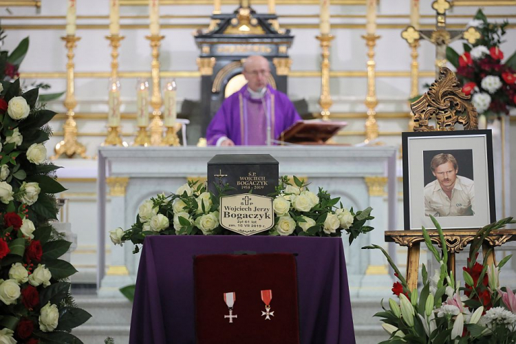 Uroczystości pogrzebowe Wojciecha Bogaczyka w kościele pw. św. Karola Boromeusza na Starych Powązkach w Warszawie. Fot. PAP/P. Supernak