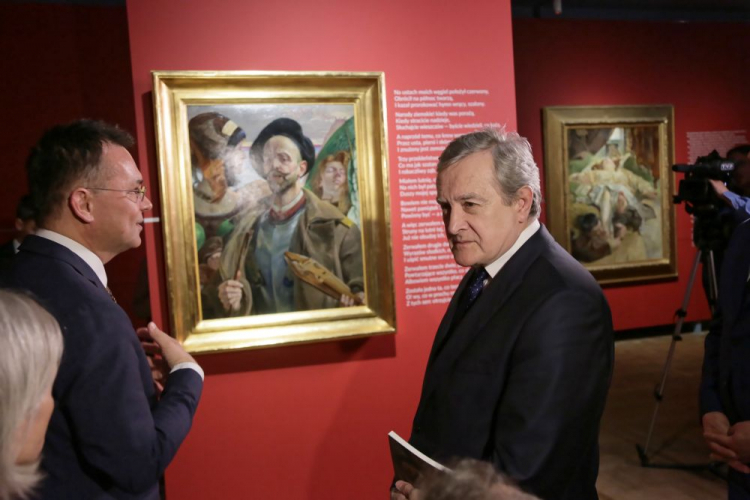 Warszawa, 17.07.2019. Wicepremier, minister kultury Piotr Gliński podczas otwarcia wystawy "Na jednej strunie: Malczewski i Słowacki" z cyklu "Skarby Muzeum Narodowego w Warszawie" w Muzeum Narodowym w Warszawie. Fot. PAP/W. Olkuśnik