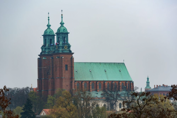 Bazylika prymasowska Wniebowzięcia Najświętszej Maryi Panny w Gnieźnie. Fot. PAP/J. Kaczmarczyk