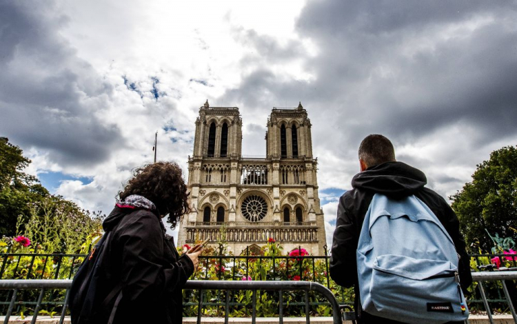 Katedra Notre Dame w Paryżu. Fot. PAP/EPA