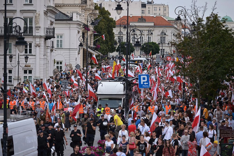 Marsz Powstania Warszawskiego w stolicy. 01.08.2019. Fot. PAP/M. Obara