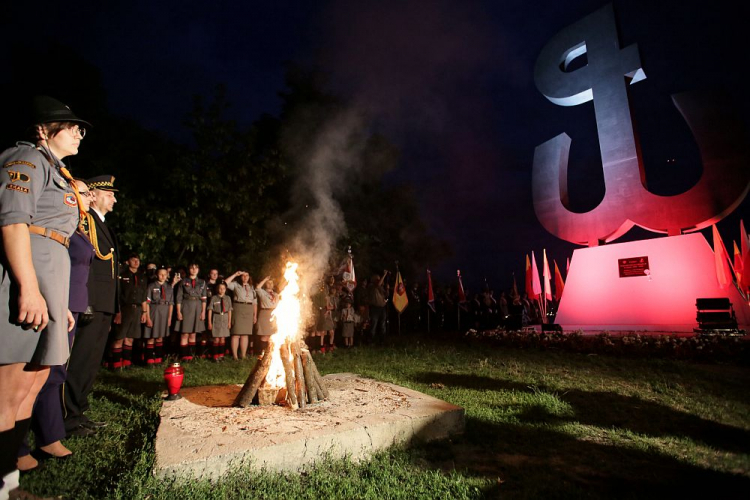 Uroczystości na Kopcu Powstania Warszawskiego, gdzie zapalono ogień pamięci. 01.08.2019. Fot. PAP/W. Olkuśnik