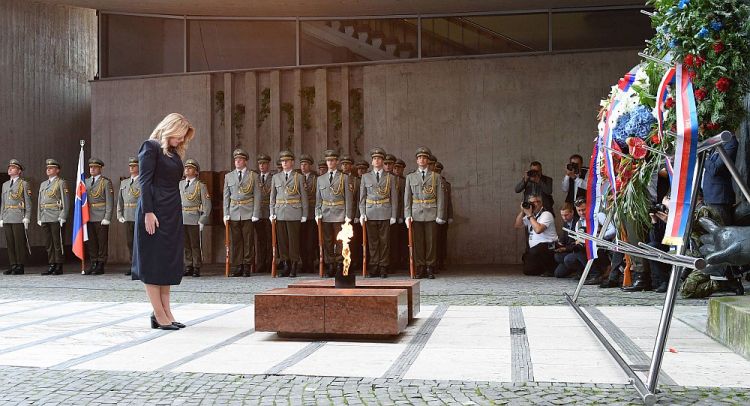 Prezydent Słowacji Zuzana Czaputova podczas obchodów 75. rocznicy wybuchu Słowackiego Powstania Narodowego w Bańskiej Bystrzycy. Fot. PAP/CTK