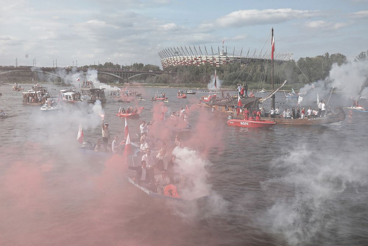 Godzina „W” na Wiśle, w miejscu zatopienia statku Bajka. Warszawa, 01.08.2019. Fot. PAP/P. Supernak