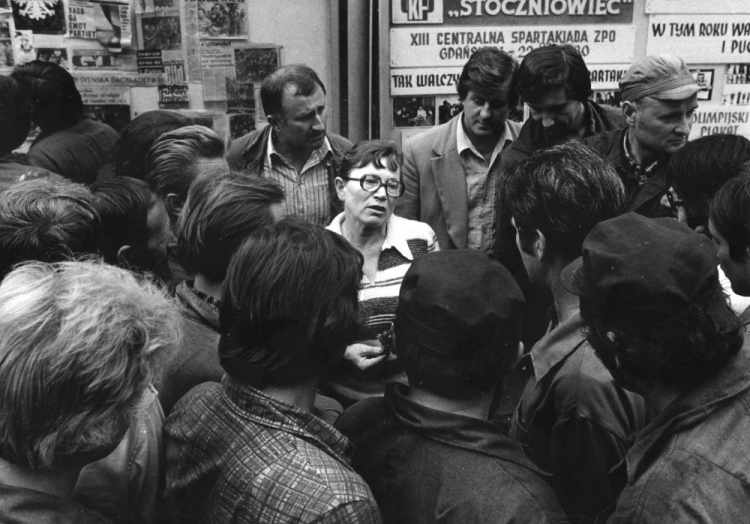 Warszawa 11.05.1995. Anna Walentynowicz działaczka Wolnych Związków Zawodowych. Fot.  PAP/J. Mazur