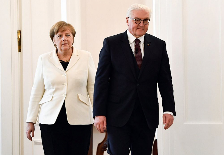 Kanclerz Niemiec Angela Merkel i prezydent RFN Frank-Walter Steinmeier. Fot. PAP/EPA