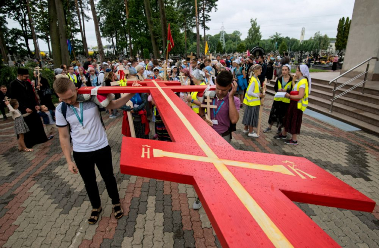  Uczestnicy 34. Ogólnopolskiej Pieszej Pielgrzymki Prawosławnej na Świętą Górę Grabarkę. Fot. PAP/M. Zieliński