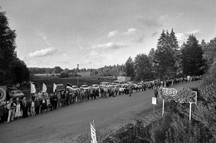 Szlak Bałtycki. 23.08.1989. Fot. PAP/Alamy