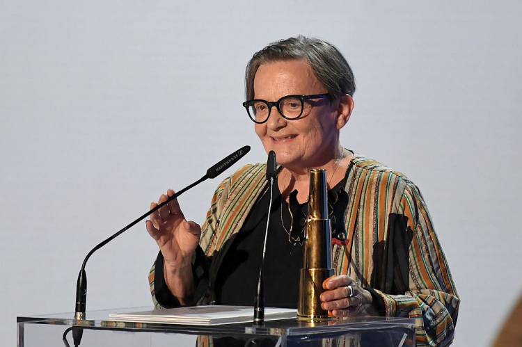 Reżyserka Agnieszka Holland z nagrodą Złote Lwy za film „Obywatel Jones” podczas gali zamknięcia 44. Festiwalu Polskich Filmów Fabularnych w Gdyni. Fot. PAP/A. Warżawa