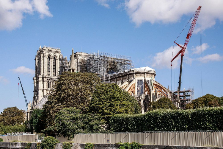 Katedra Notre-Dame. 19.08.2019. Fot. PAP/EPA