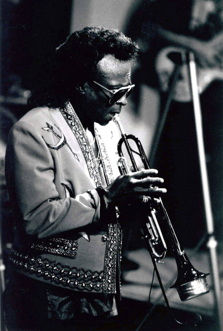 Miles Davis performing live. 1983. Fot.PAP/Photoshot 
