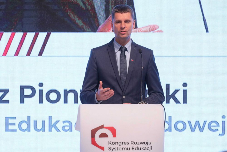 Warszawa, 18.09.2019. Minister edukacji narodowej Dariusz Piontkowski podczas II Kongresu Rozwoju Systemu Edukacji, na PGE Narodowym. Fot. PAP/P. Supernak