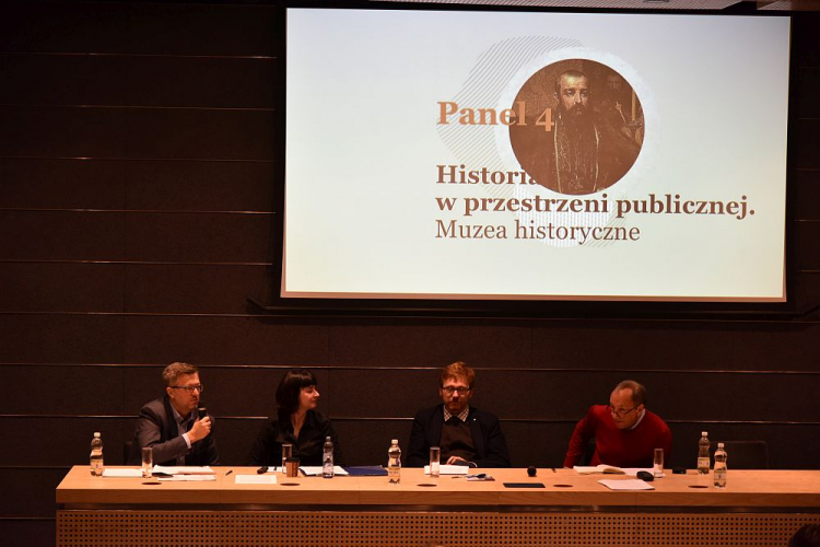 Od lewej: dyrektor Muzeum Historii Polski Robert Kostro, dr hab. Anna Ziębińska-Witek (UMCS), dr Wojciech Kucharski (Centrum Myśli "Zajezdnia" we Wrocławiu), prof. Robert Traba (ISP PAN) podczas dyskusji nt. muzeów historycznych w ramach XX Powszechnego Zjazdu Historyków Polskich w Lublinie. Fot. Muzeum Historii Polski