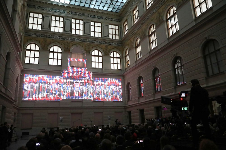 Uroczystości upamiętniające 30. rocznicę aksamitnej rewolucji w Muzeum Narodowym w Pradze. 17.11.2019. Fot. PAP/L. Szymański