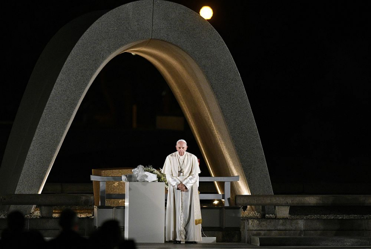 Papież Franciszek podczas spotkania w intencji pokoju w Hiroszimie. 24.11.2019. Fot. PAP/EPA