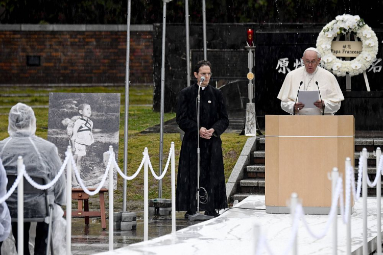 Papież Franciszek przemawia w Parku Pokoju. Nagasaki, 24.11.2019. Fot. PAP/EPA