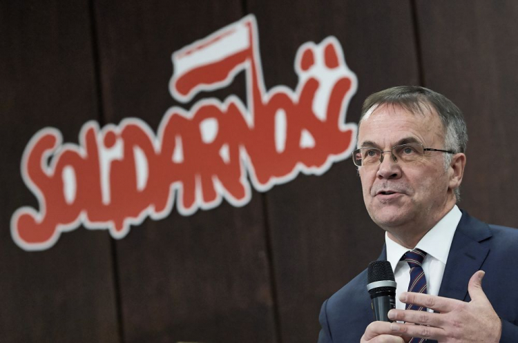 Gdańsk, 05.11.2019. Wiceminister kultury i dziedzictwa narodowego Jarosław Sellin podczas wręczenia powołań członkom Rady Instytutu Dziedzictwa Solidarności w historycznej sali BHP Stoczni Gdańskiej. PAP/A. Warżawa Gdańsk, 05.11.2019. Wiceminister kultury i dziedzictwa narodowego Jarosław Sellin podczas wręczenia powołań członkom Rady Instytutu Dziedzictwa Solidarności w historycznej sali BHP Stoczni Gdańskiej. PAP/A. Warżawa