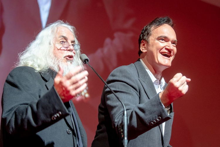 Reżyser, autor zdjęć Robert Richardson (L) i reżyser Quentin Tarantino podczas gali zakończenia 27. edycji Festiwalu EnergaCAMERIMAGE w Toruniu. Fot. PAP/T. Żmijewski