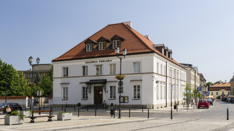 Białystok, Książnica Podlaska im. Łukasza Górnickiego. Fot. PAP/J. Ochoński Białystok, Książnica Podlaska im. Łukasza Górnickiego. Fot. PAP/J. Ochoński